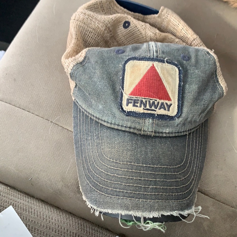 Red Sox Hat - Picture 1 of 4